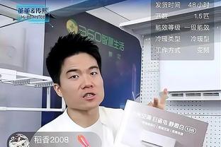 詹姆斯赛后球员通道内小跑：我要赶着去看布朗尼的比赛